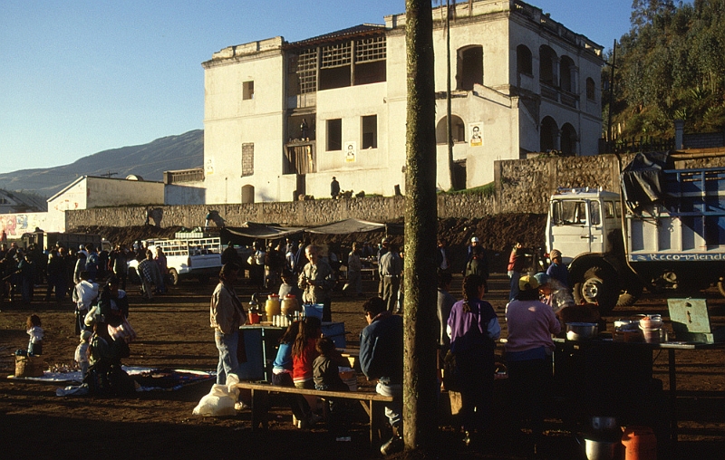 570_De dierenmarkt van Otavalo, 6 uur.jpg